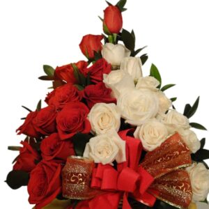 Ramo Triangular Rosas Blancas y otras X 24